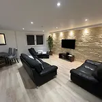 Km Granton Apartment